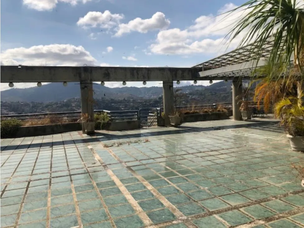 Se Vende Casa 2.070m² 10H+10B+2HS+Piscina-Cumbre de Curumo 8899 - 3