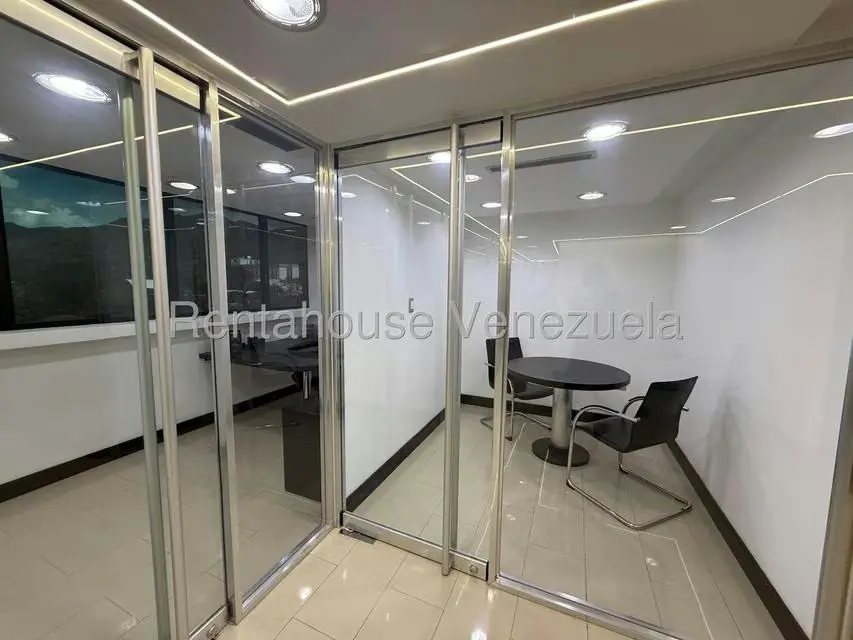 Oficina en Venta en La Viña, Carabobo - 10