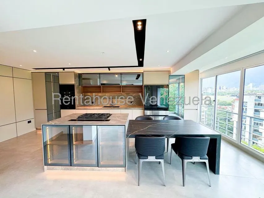 Apartamento (Multiples Niveles) en Venta en Lomas de Chuao, Distrito Metropolitano - 11