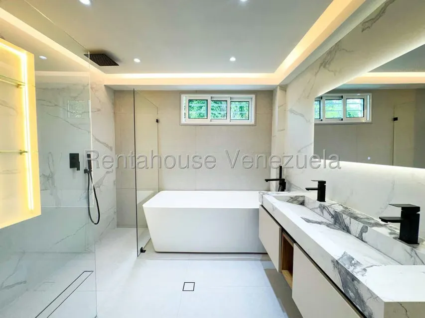 Apartamento (Multiples Niveles) en Venta en Lomas de Chuao, Distrito Metropolitano - 34