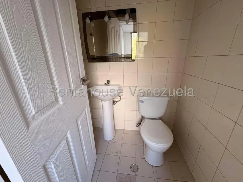 Oficina en Alquiler en Los Dos Caminos, Distrito Metropolitano - 16