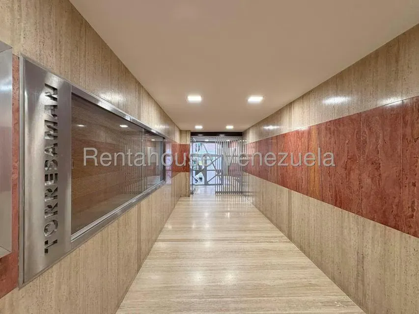 Oficina en Alquiler en Los Dos Caminos, Distrito Metropolitano - 18