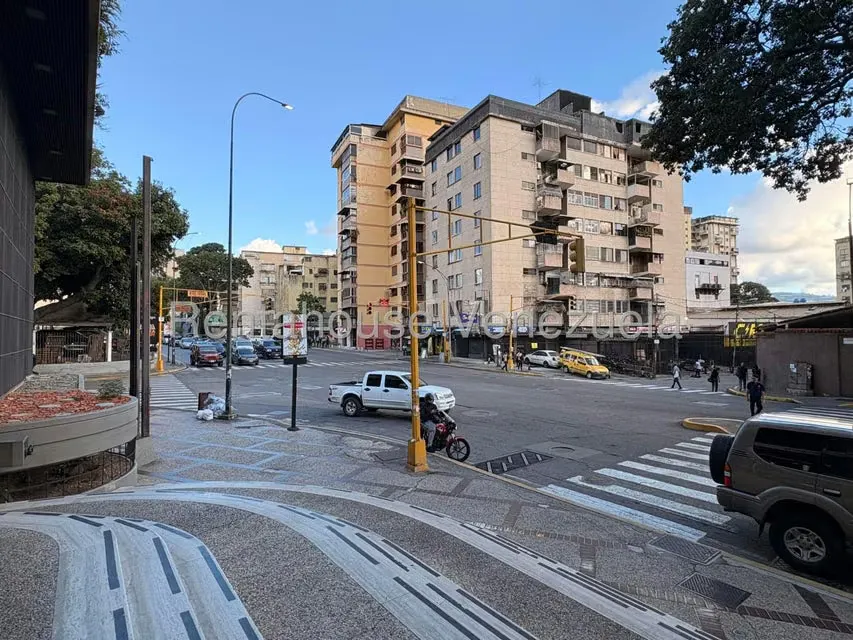Oficina en Alquiler en Los Dos Caminos, Distrito Metropolitano - 19