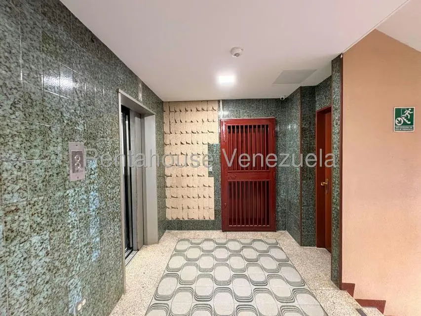 Oficina en Alquiler en Los Dos Caminos, Distrito Metropolitano - 20