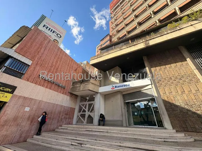 Oficina en Alquiler en Los Dos Caminos, Distrito Metropolitano - 3