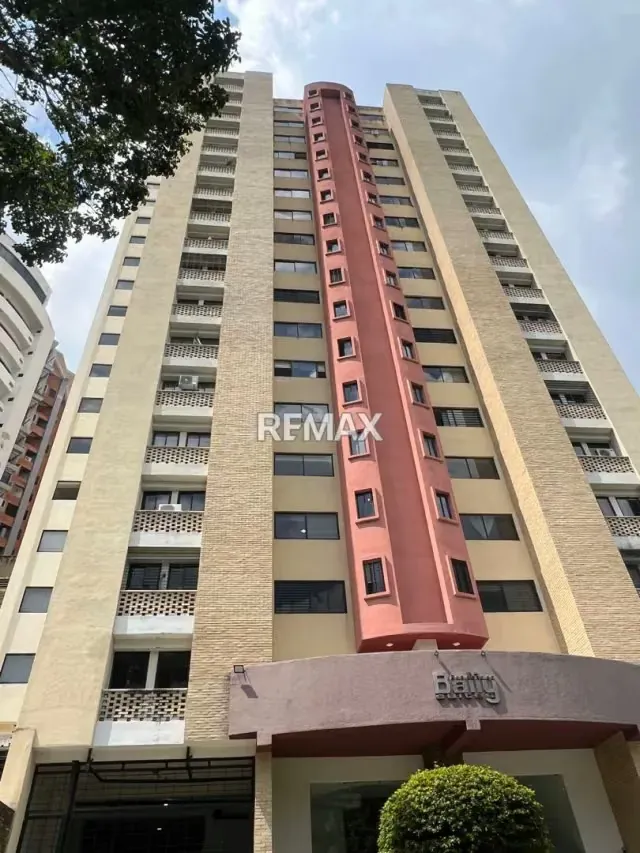 Venta de Apto Urb. Parral Res Bally Suites
