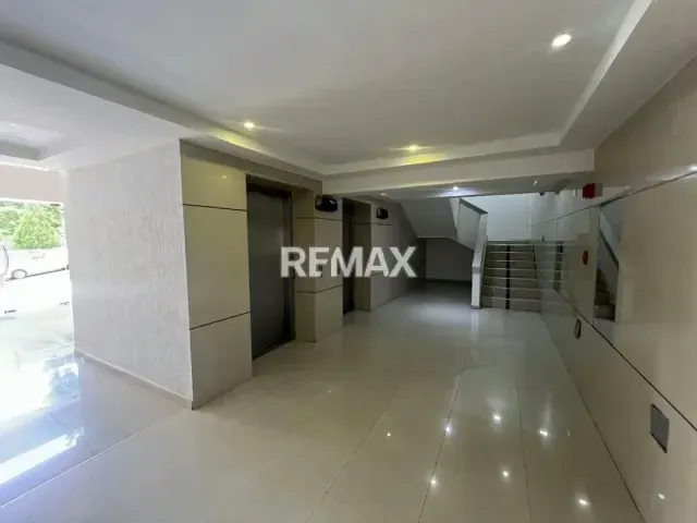 Venta de Apto Urb. Parral Res Bally Suites - 5