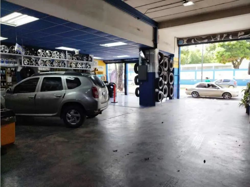 LOCAL COMERCIAL EN VENTA - URB. ROMULOS GALLEGOS - 9