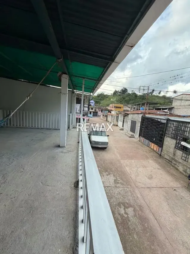 Se vende casa de 3 niveles en San Rafael de Cordero Municipio Cárdenas. Carrera 13 Nro 0-54B - 4