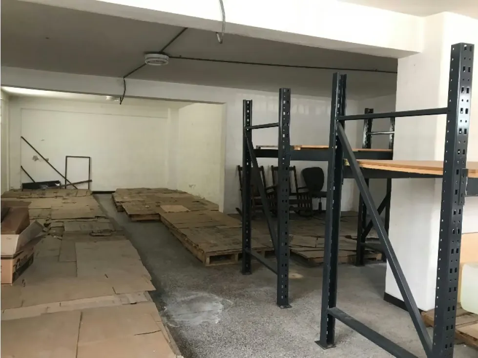 Se vende local/fondo 300m2 San Bernandino 6502 - 4