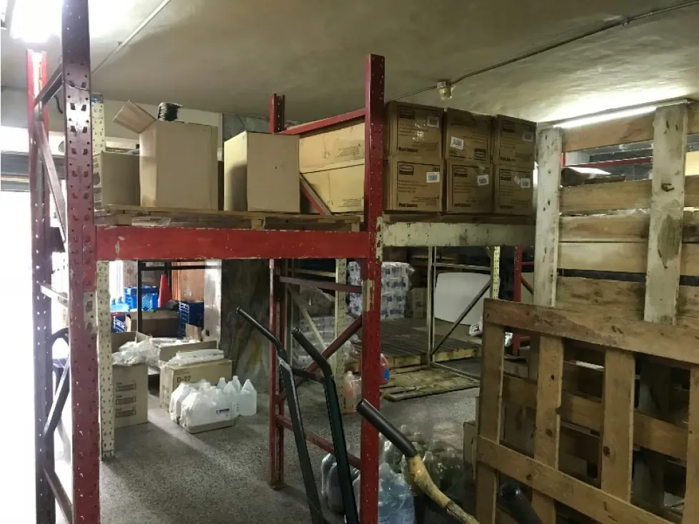 Se vende local/fondo 300m2 San Bernandino 6502 - 5
