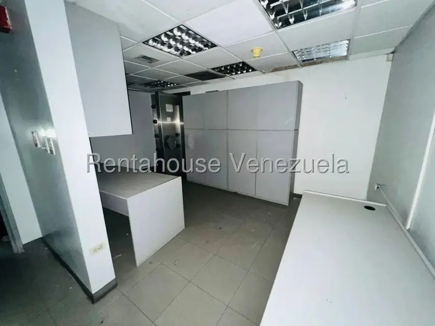 Comercial (Oficina) en Venta en Centro, Aragua - 23