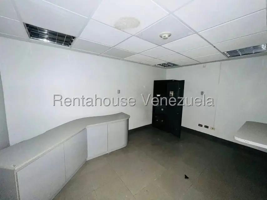 Comercial (Oficina) en Venta en Centro, Aragua - 24