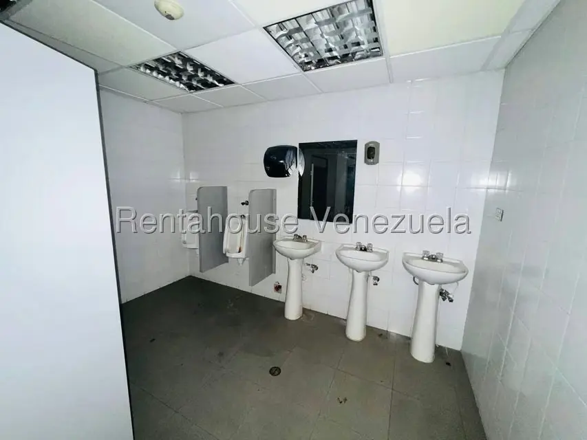 Comercial (Oficina) en Venta en Centro, Aragua - 31