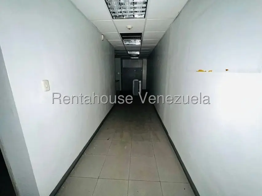 Comercial (Oficina) en Venta en Centro, Aragua - 32