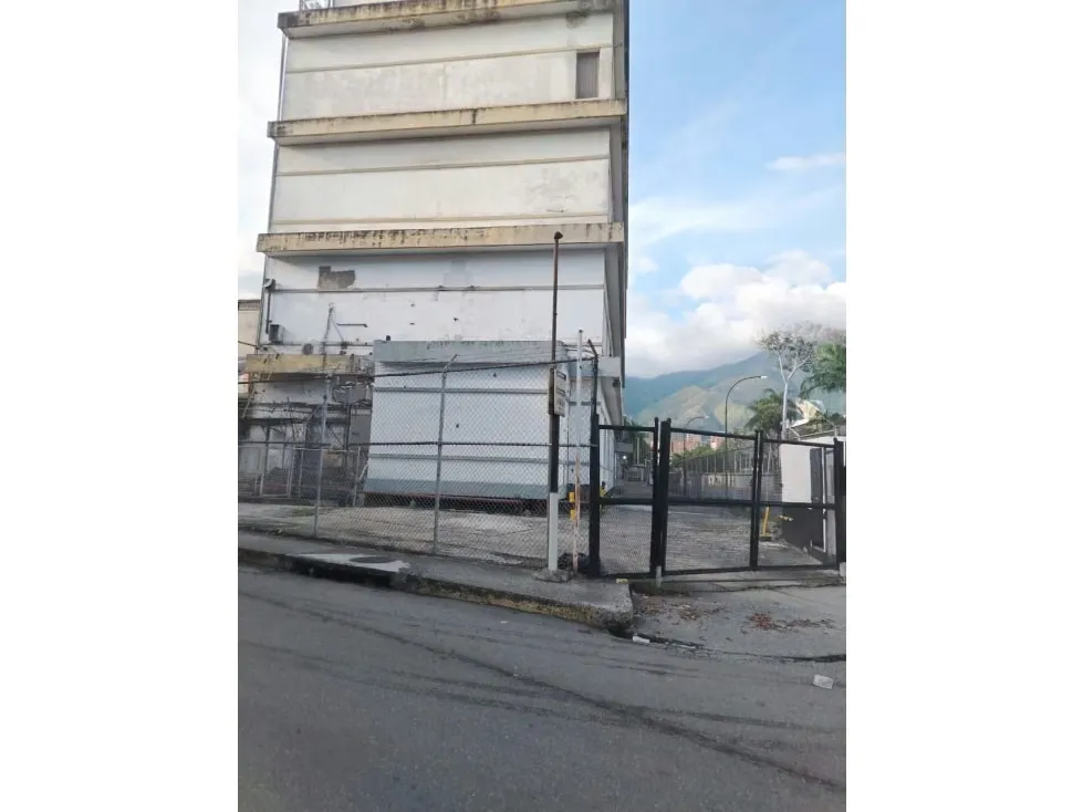 Vendo terreno 7871m2 Los Cortijos 9176 - 4