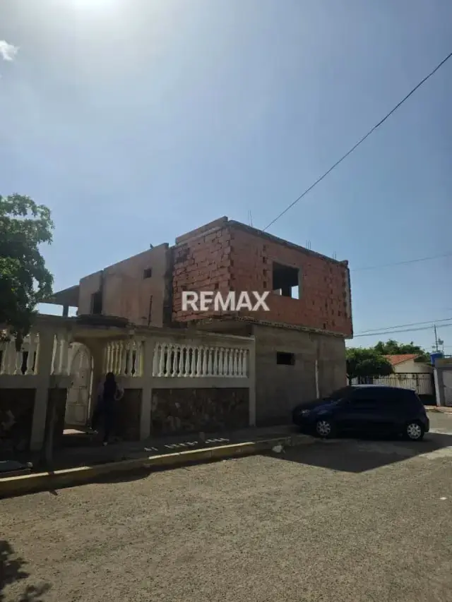 CASA Y DOS TOWNHOUSE EN VENTA EN UN TERRENO EN EL SOLER, SAN FRANCISCO