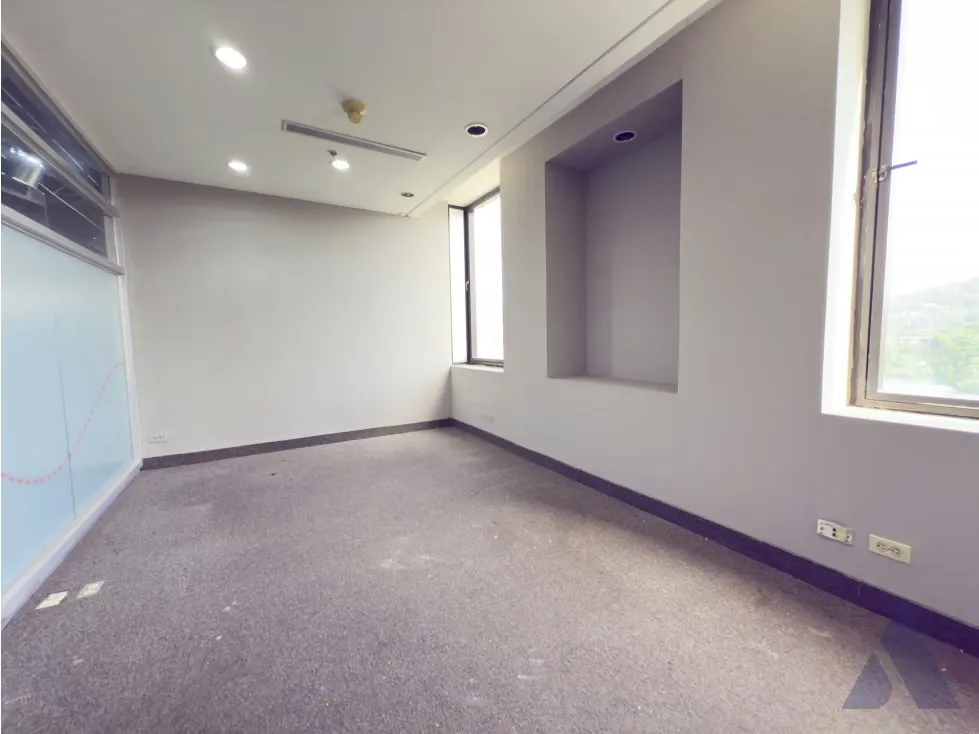 Alquilo Versatil Oficina de 360 m² en Torre Humboldt Prados del Este - 11