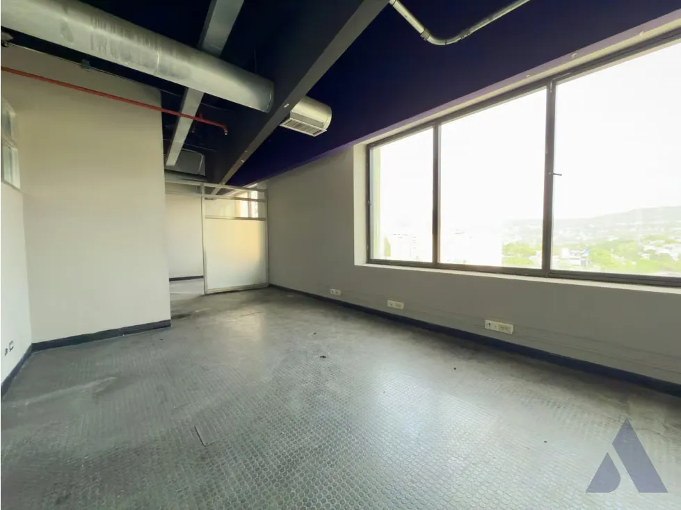 Alquilo Versatil Oficina de 360 m² en Torre Humboldt Prados del Este - 8