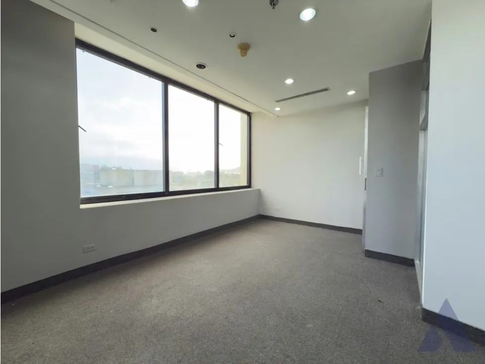 Alquilo Versatil Oficina de 360 m² en Torre Humboldt Prados del Este - 9