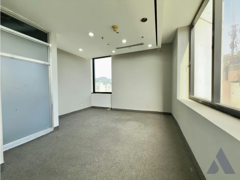 Alquilo Versatil Oficina de 360 m² en Torre Humboldt Prados del Este - 10