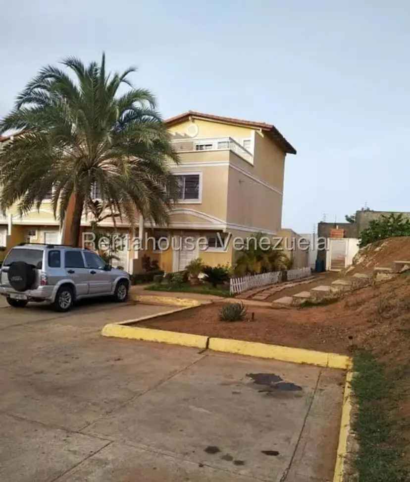 Townhouse (Duplex) en Venta en Maneiro, Nueva Esparta