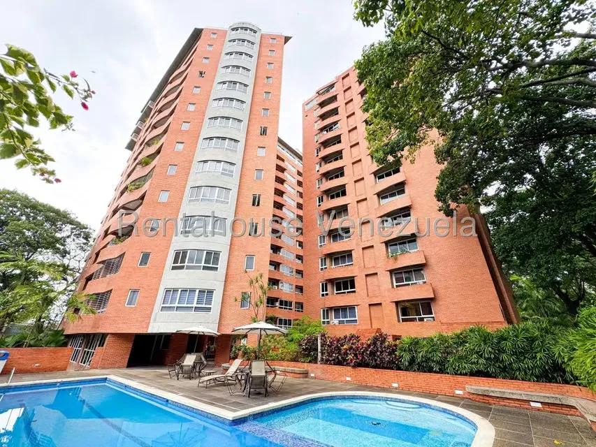 Apartamento (Multiples Niveles) en Alquiler en El Rosal, Distrito Metropolitano