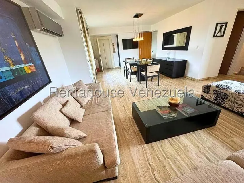 Apartamento (Multiples Niveles) en Alquiler en El Rosal, Distrito Metropolitano - 11