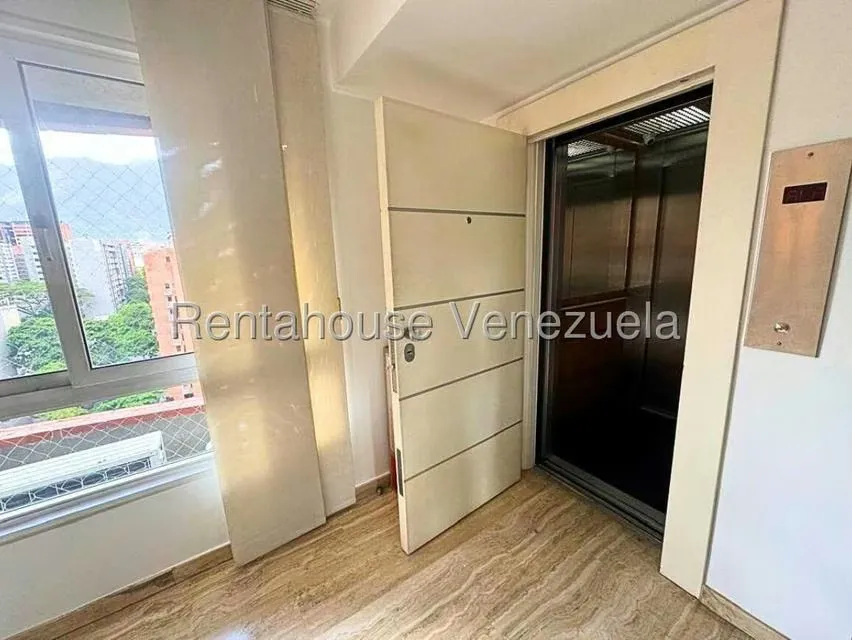 Apartamento (Multiples Niveles) en Alquiler en El Rosal, Distrito Metropolitano - 12