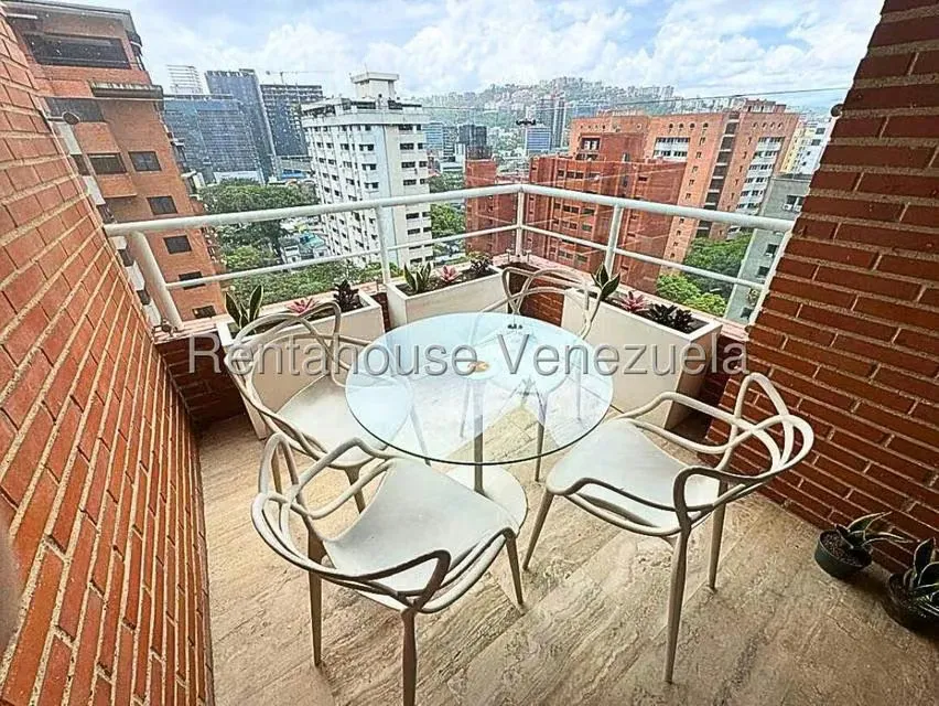 Apartamento (Multiples Niveles) en Alquiler en El Rosal, Distrito Metropolitano - 15