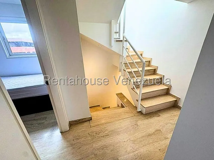 Apartamento (Multiples Niveles) en Alquiler en El Rosal, Distrito Metropolitano - 17