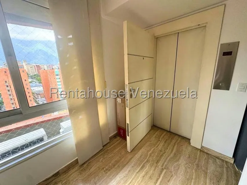 Apartamento (Multiples Niveles) en Alquiler en El Rosal, Distrito Metropolitano - 24