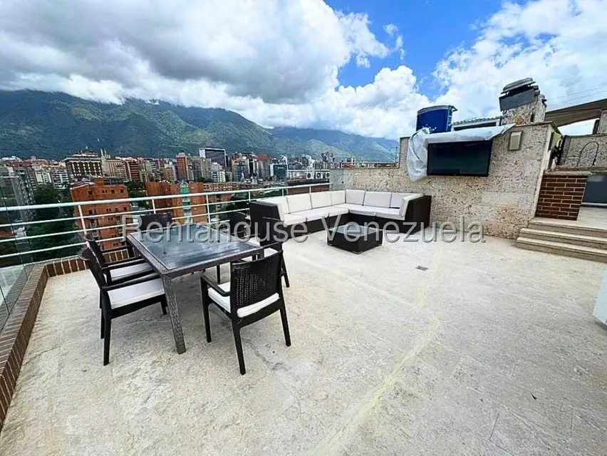 Apartamento (Multiples Niveles) en Alquiler en El Rosal, Distrito Metropolitano - 31