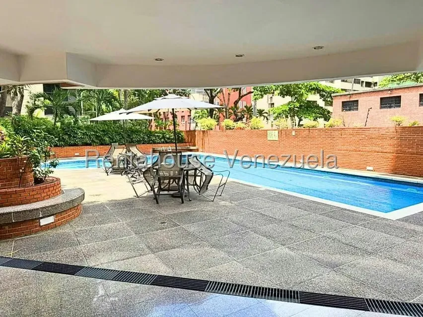 Apartamento (Multiples Niveles) en Alquiler en El Rosal, Distrito Metropolitano - 32