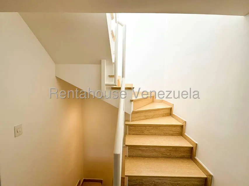 Apartamento (Multiples Niveles) en Alquiler en El Rosal, Distrito Metropolitano - 34