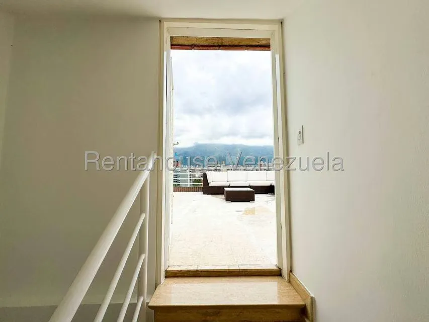 Apartamento (Multiples Niveles) en Alquiler en El Rosal, Distrito Metropolitano - 35