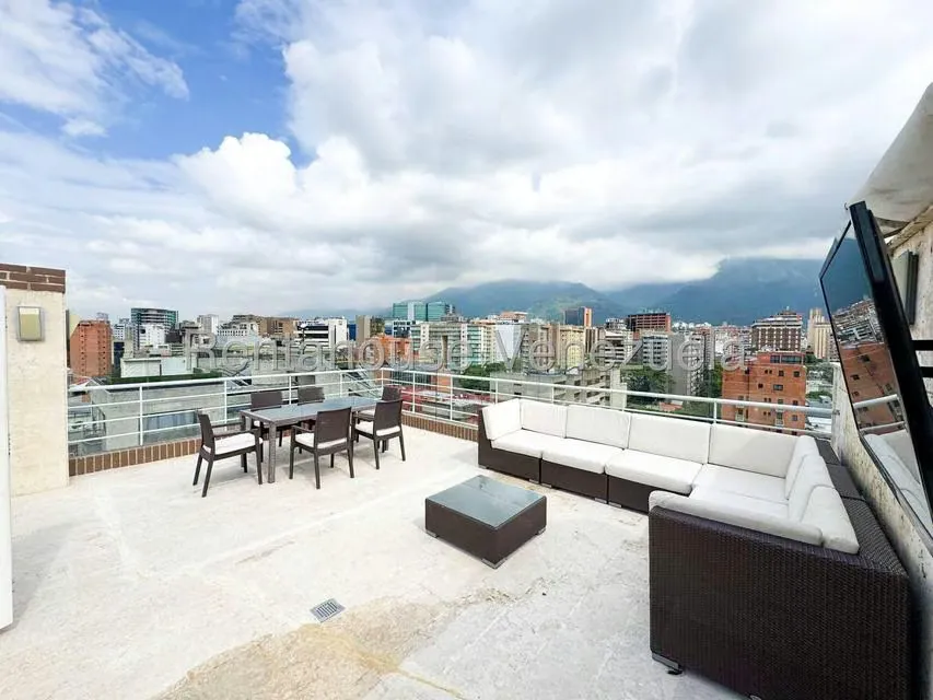 Apartamento (Multiples Niveles) en Alquiler en El Rosal, Distrito Metropolitano - 37