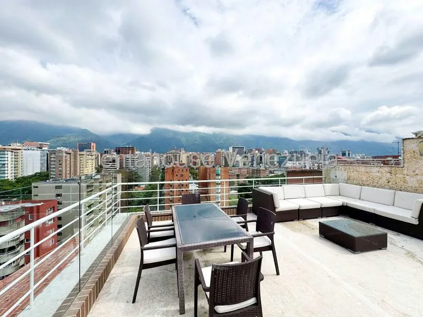 Apartamento (Multiples Niveles) en Alquiler en El Rosal, Distrito Metropolitano - 38