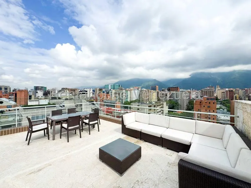 Apartamento (Multiples Niveles) en Alquiler en El Rosal, Distrito Metropolitano - 39