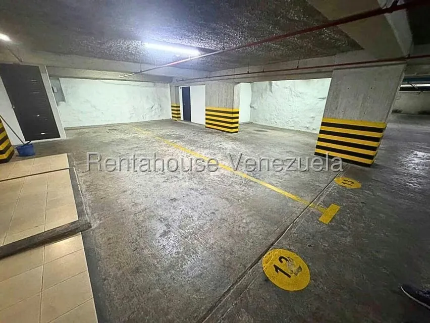 Apartamento (Multiples Niveles) en Alquiler en El Rosal, Distrito Metropolitano - 41