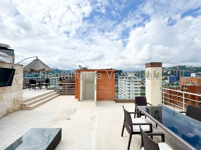 Apartamento (Multiples Niveles) en Alquiler en El Rosal, Distrito Metropolitano - 43
