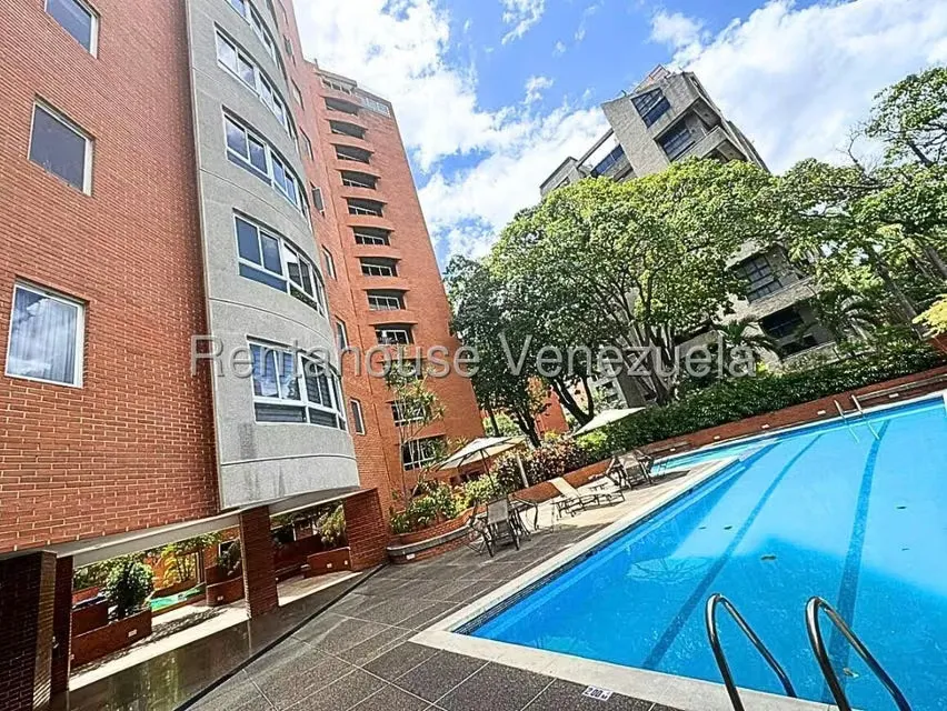 Apartamento (Multiples Niveles) en Alquiler en El Rosal, Distrito Metropolitano - 44