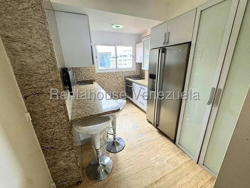 Apartamento (Multiples Niveles) en Alquiler en El Rosal, Distrito Metropolitano - 8