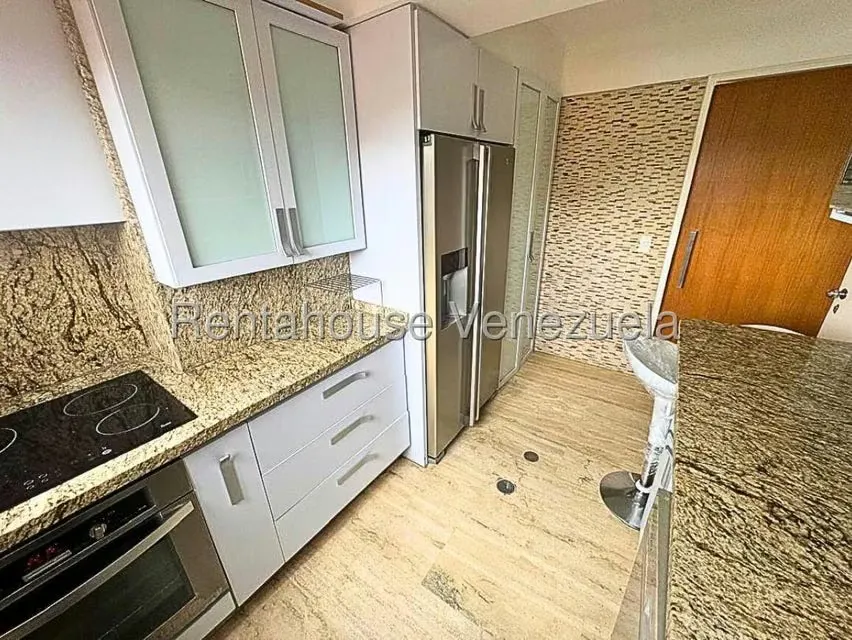 Apartamento (Multiples Niveles) en Alquiler en El Rosal, Distrito Metropolitano - 9