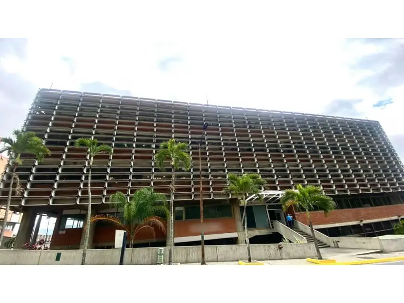 Oficina En Alquiler 245m2 en Boleita Norte
