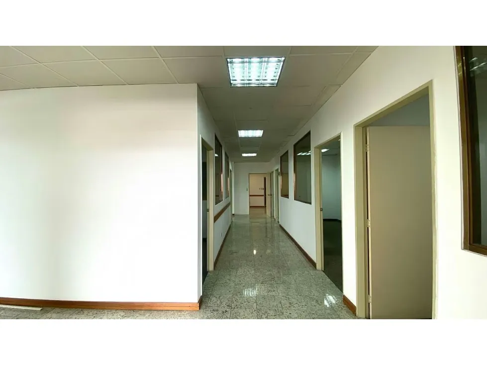 Oficina En Alquiler 245m2 en Boleita Norte - 2