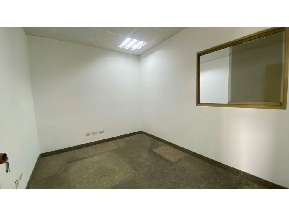 Oficina En Alquiler 245m2 en Boleita Norte - 11