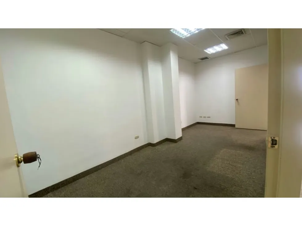 Oficina En Alquiler 245m2 en Boleita Norte - 12