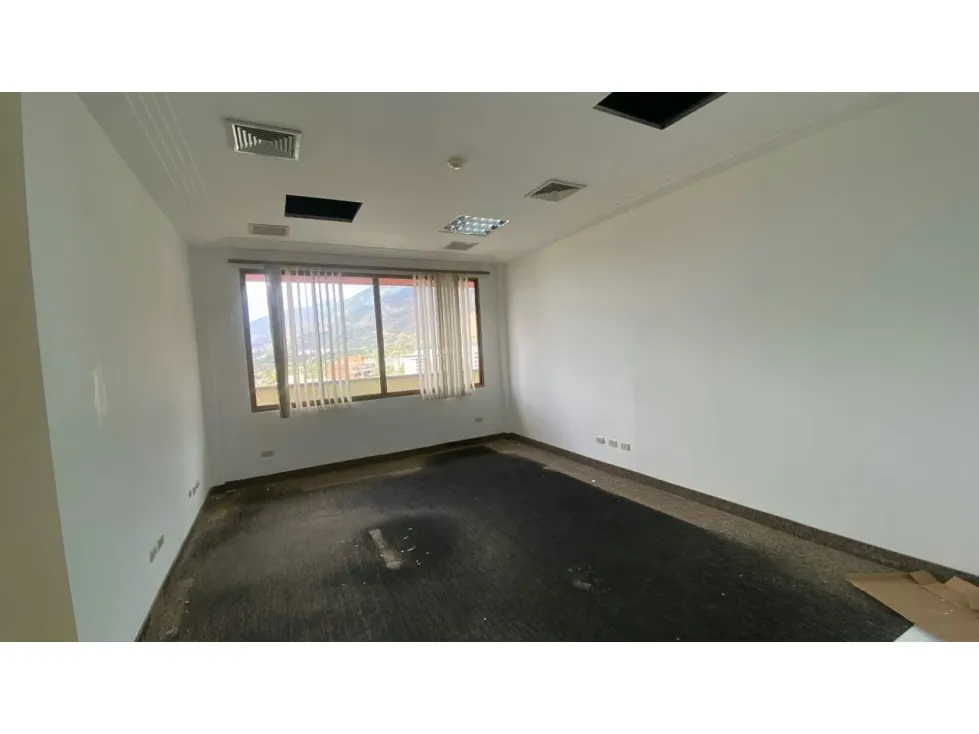 Oficina En Alquiler 245m2 en Boleita Norte - 14