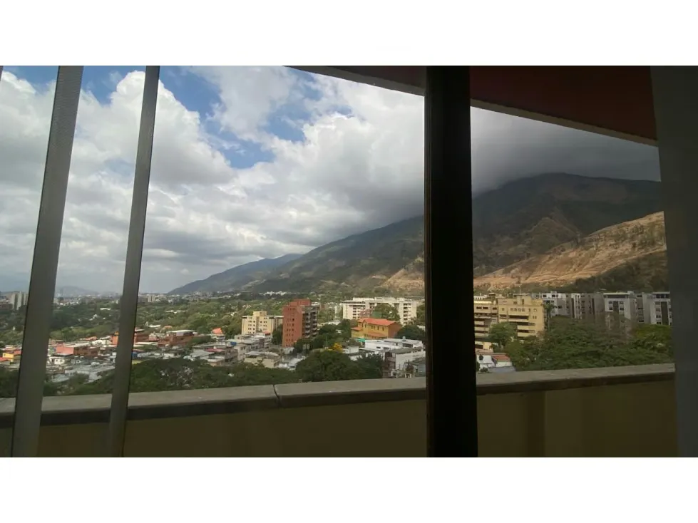 Oficina En Alquiler 245m2 en Boleita Norte - 18
